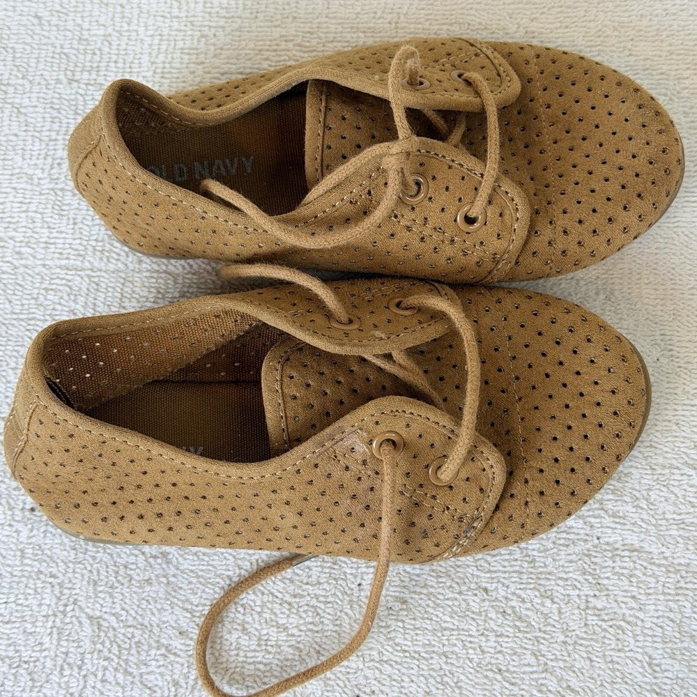 Old Navy Girls Soft Mustard Yellow Shoes Toddler Size 8 Dainty Dressy